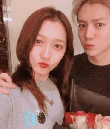 关晓彤发声疑似回应分手传闻，制片人也发声看来没错了