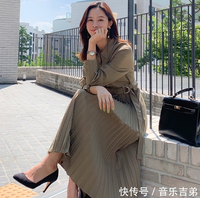  正确@选择一条对的连衣裙，更要懂得正确的搭配