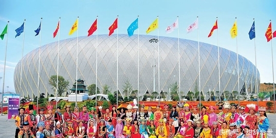 老外加入中国，民族一栏到底填的什么？很多人都以为是汉族！