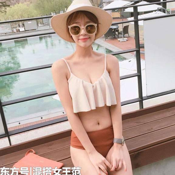 聚拢分体比基尼，少女的泳衣更性感，女人味十足