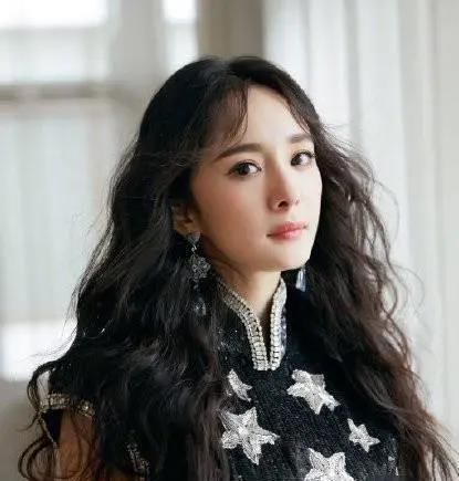  适合自己■女人过了40岁,这4种发型千万要“避开”,实在是太显老了