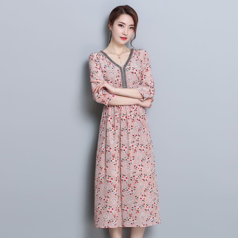 谁说丰满女人不好穿衣?学下面女人这样穿，美的倾国倾城