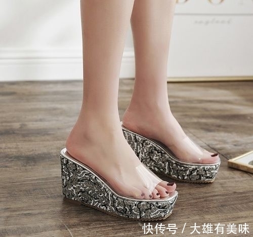  坡跟@天啊这么有女人味的高跟鞋，被高跟控的老婆看到了一下买了六双