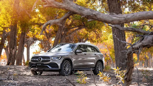 这个假期，和新一代长轴距 GLC SUV 一起勇闯塞外