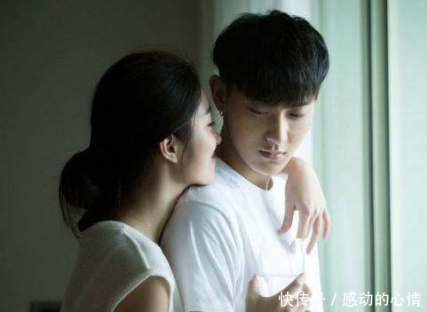 新晋冯女郎杨采钰与陈金飞当街热吻再曝恋情,