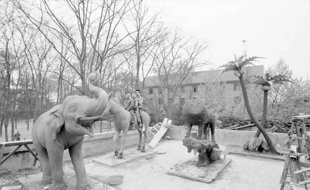  镜头：30年踏遍大街小巷，这位意大利摄影师用镜头记录80年代中