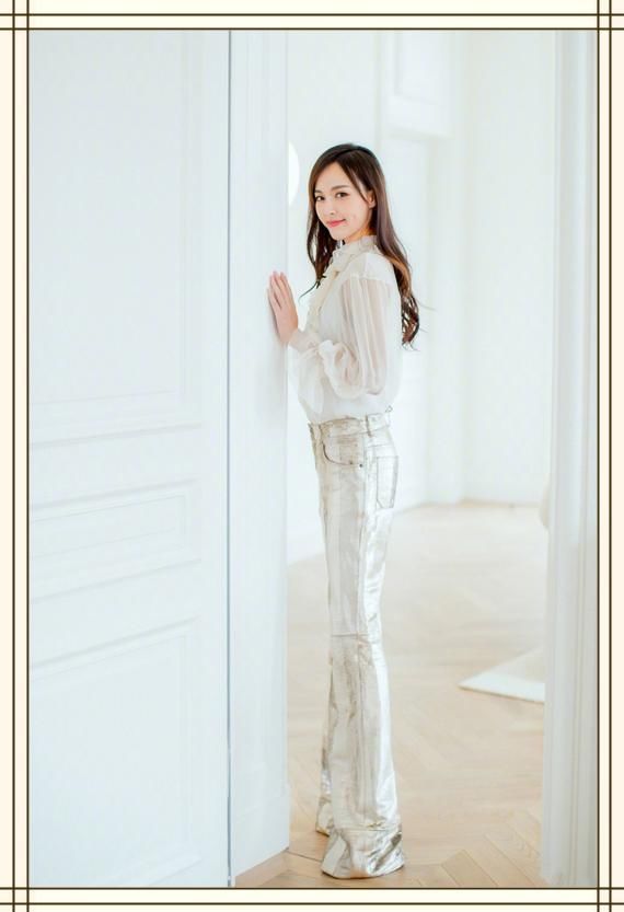 唐嫣真没浪费172身高!硬是把五分短裤穿成热裤，网友:这腿我服