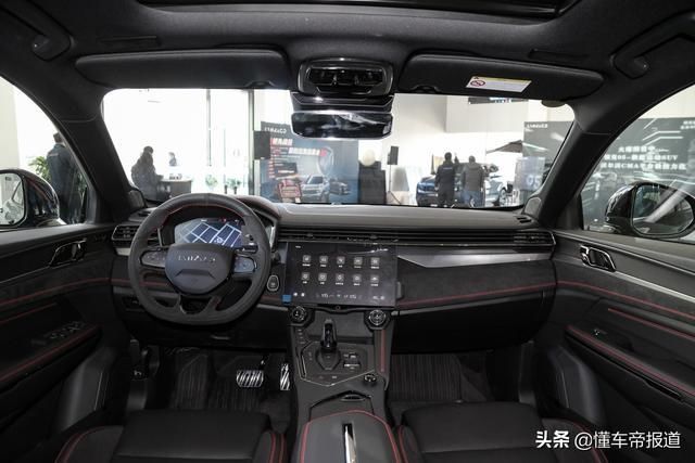  [比普通版车]想要不一定能买到，6.7秒“破百”，静态体验领克05时间限量版