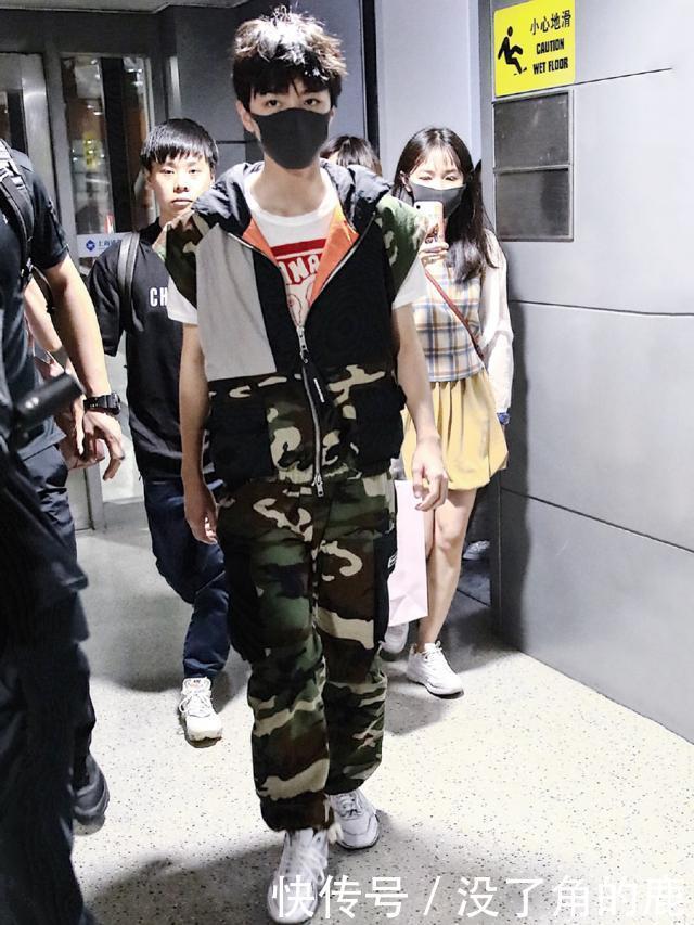「 酷盖」同穿迷彩裤子耍帅,少年与酷盖的差别!,王俊凯与王一博