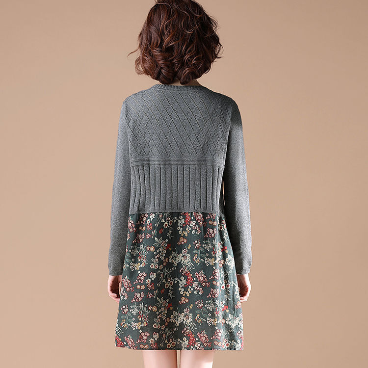 别穿裙子了，9月流行慵懒风毛衣配小脚裤，美翻了