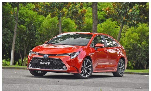  【汽车品牌】跟大家曰产对比，丰田汽车的这个平级车改善较大 ，操纵也有所提高