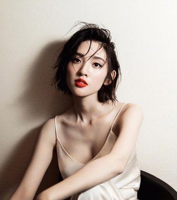 [ 少女]30岁美成20岁少女，魔鬼身材美太得过分，婚后的唐艺昕更大胆