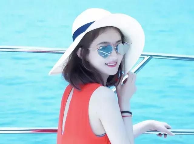 已怀宝宝即将嫁给超级富二代？赵丽颖早就回应过，一动作揭示真相