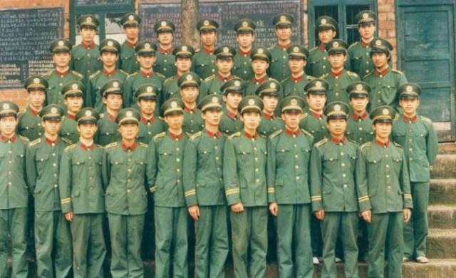 中国下辖15个副省级城市，为何没有长沙和郑州两个省会？