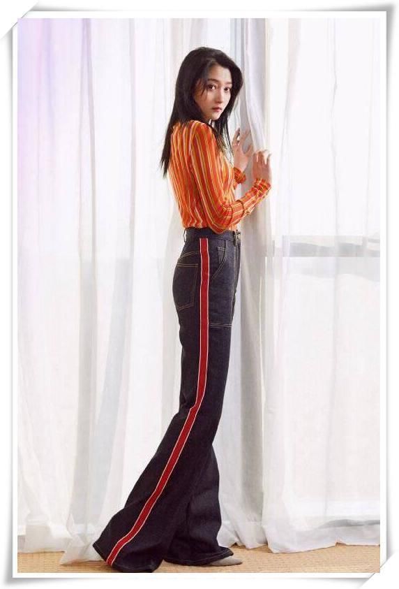 没关晓彤的腿真别穿阔腿裤，像蔡依林一样穿成“矮脚虎”就尴尬了