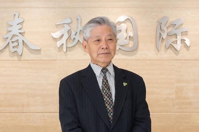 最早在中国推广廉价航空，公司至今都没出过安全事故，今身家百亿