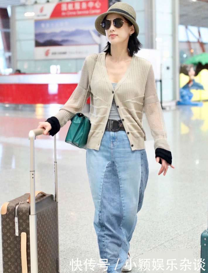 黄圣依真敢穿，裙子有种“尿裤子”的既视感，难道越丑越时尚？