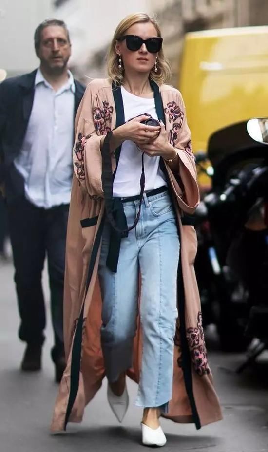 性感又撩人的睡衣风 怎么穿不被秒成渣