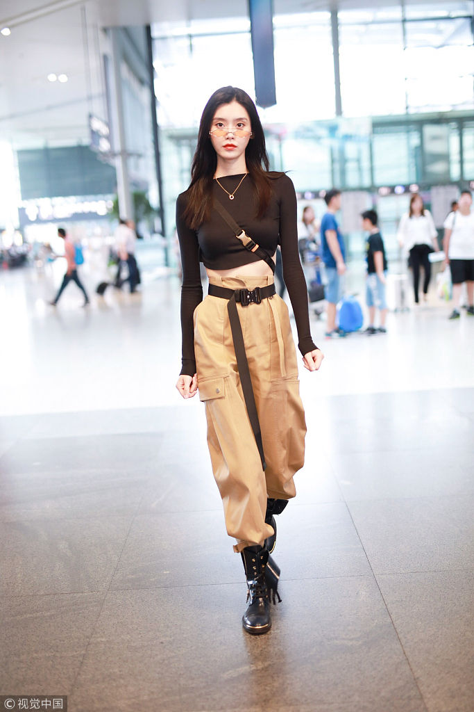 奚梦瑶性感大裸背 胸型完美身材好到爆