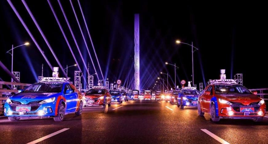 港珠澳大桥连高速都不如！为啥通行费那么高？专家：答案满意吗？