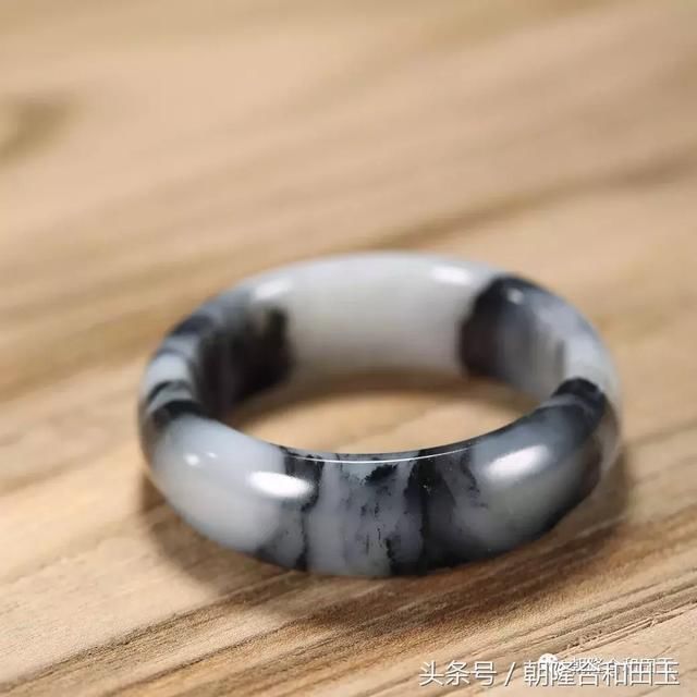 和田玉手镯该如何挑选？