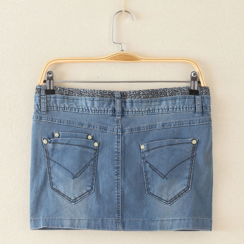 谁说屁股大的女人不精致，唯美包臀裙这样穿，性感起来吓到你