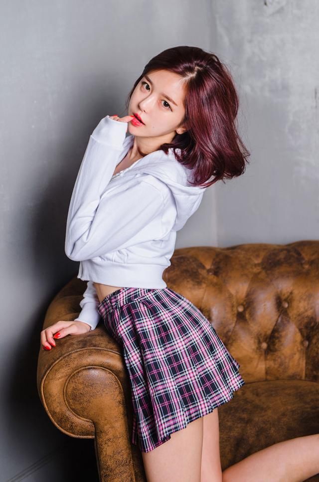 第二期可能这就是身材前凸后翘，还有一张精致的容颜吧