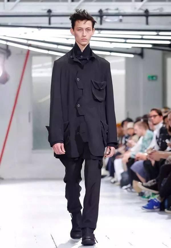 时装秀:Yohji Yamamoto 2020 春夏时装秀:山本耀司的黑色诗意想象