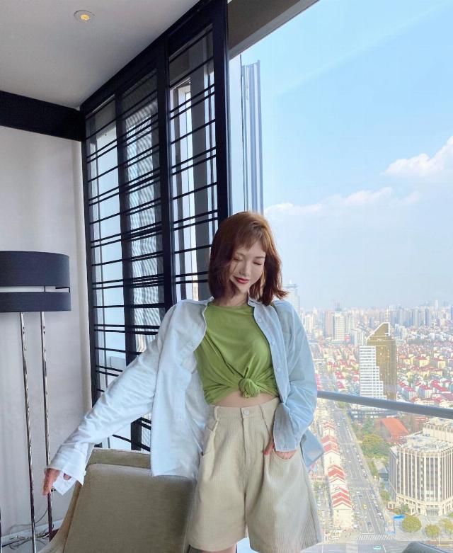  『白色』普通衣服如何搭配穿高级感？跟时尚博主学穿搭，轻松穿出大牌效果