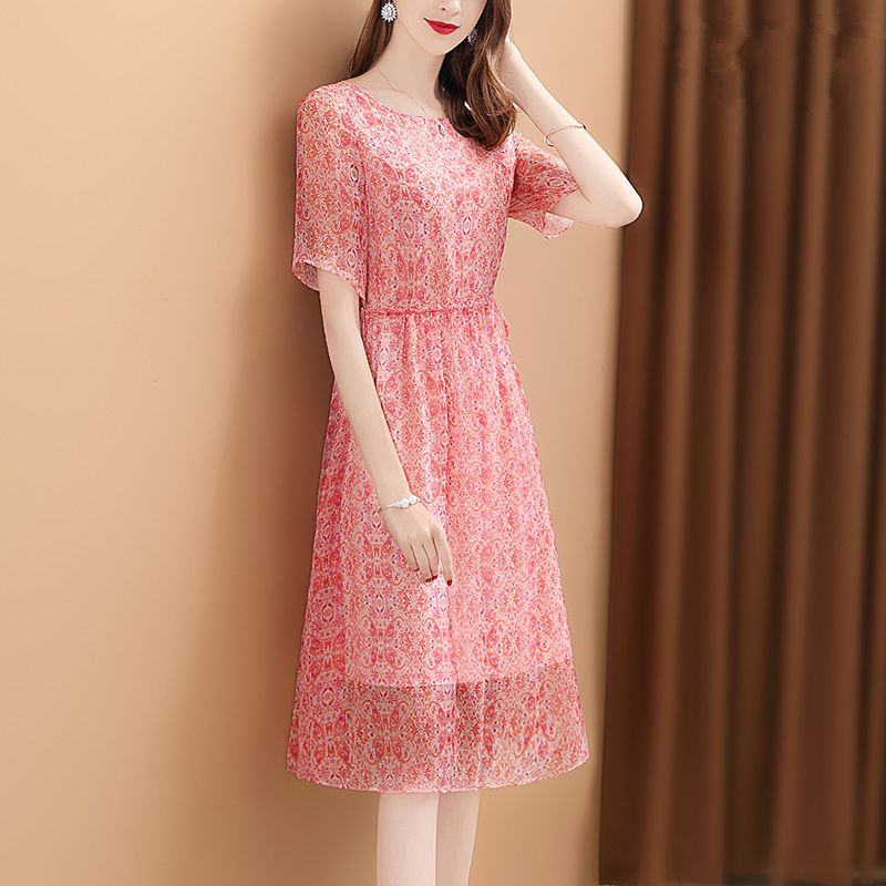 连衣裙上新，虽然有点小贵，但很洋气，35-60岁女人穿最合适