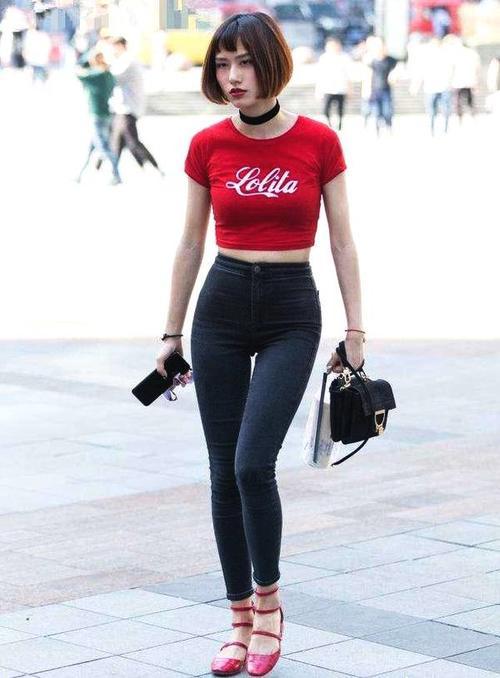 绝对的身高、傲人的身材、精致的容颜，这样的美女你能拒绝吗？