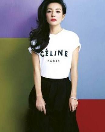 50岁的金星厉害了！挑战赵薇陶虹同穿波点裙，网友：到底谁赢了