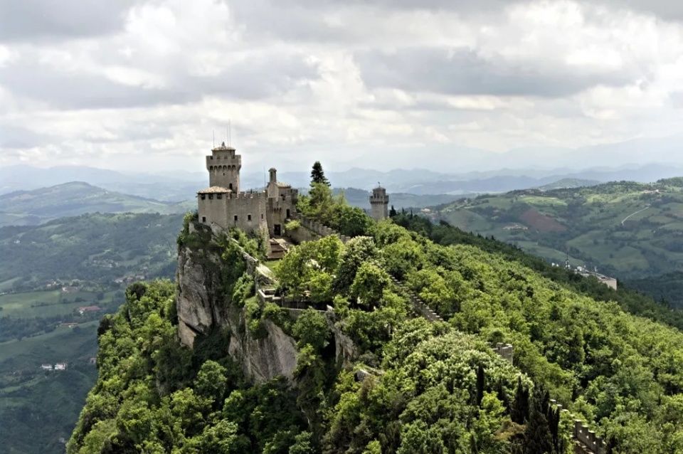 中国护照免签/落地签最新大全又添5个新目的地!热气球和粉色沙滩