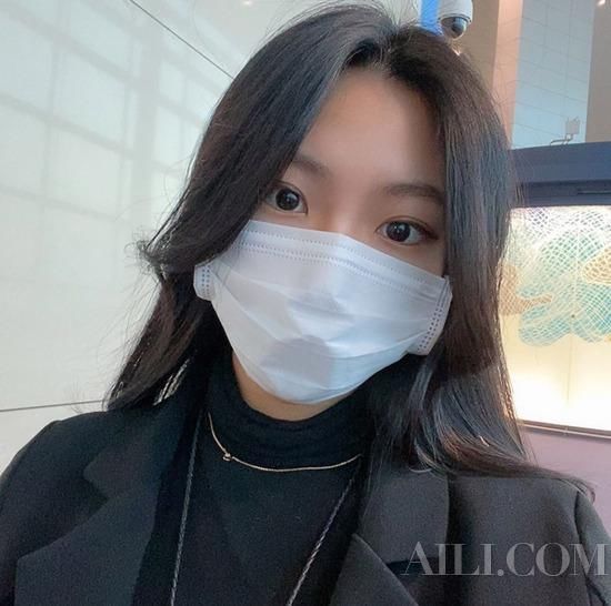 正确:开工也要戴口罩口罩后要正确护肤