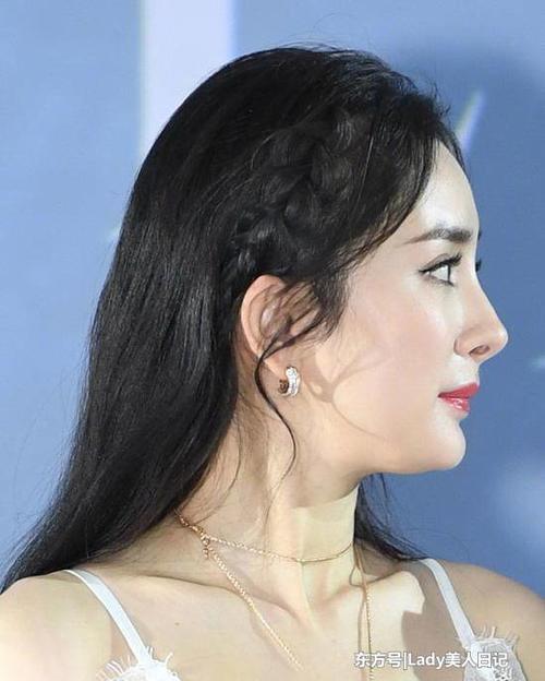 赵薇舒淇迪丽热巴都着孟美岐吴宣仪杨超越学编发，这波发型我干了
