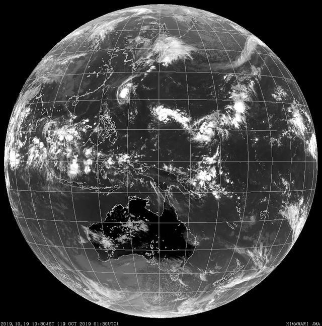  「意外」捅了台风窝？浣熊意外增强到10级，正转向日本，21号台