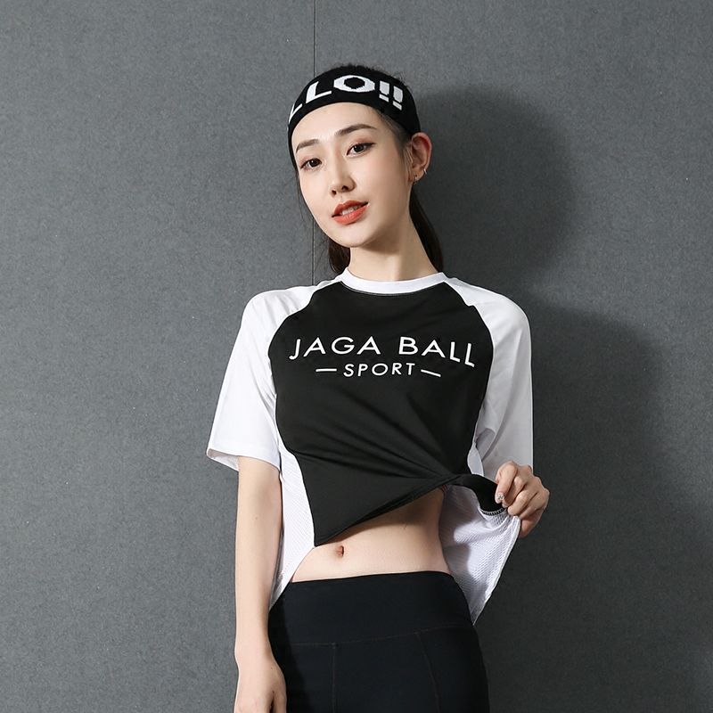 小小年纪穿这健身服，前凸后翘显身材，女人味简直爆棚了