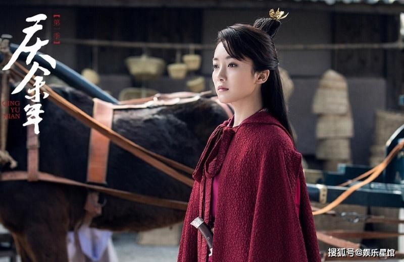  「强大」《王牌对王牌》强大剧组来袭，快来看看你的鸡腿姑娘