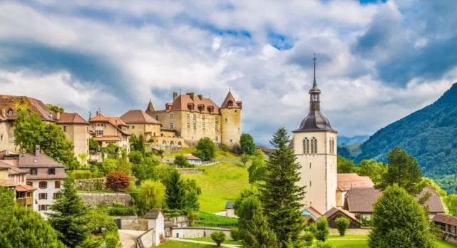 因为太美禁止拍照的国家，7块钱买湖景房，一生一定要去一次