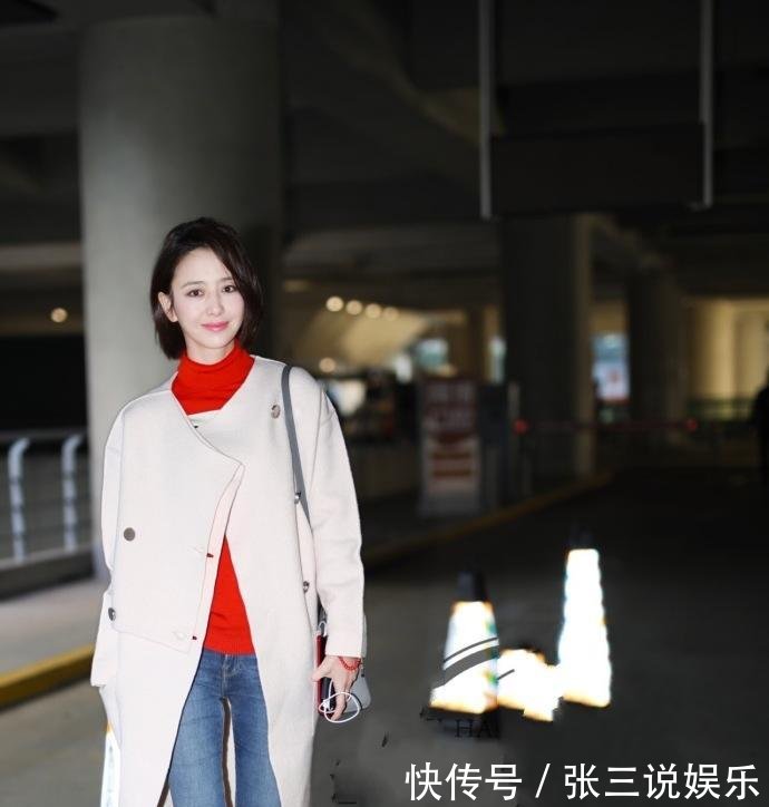 佟丽娅越来越会穿了! 圆领大衣配牛仔裤, 网友: 冬天就你美的不一