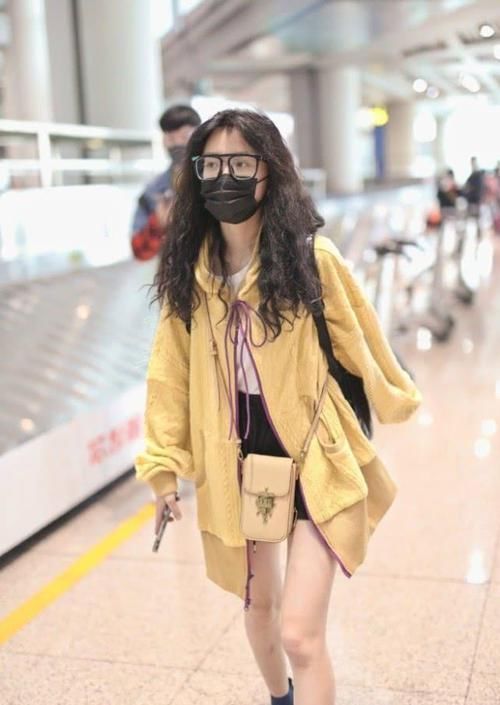  『不信』说洪一诺75斤我还不信，但她穿上短裤大秀长腿时，只有羡慕的份