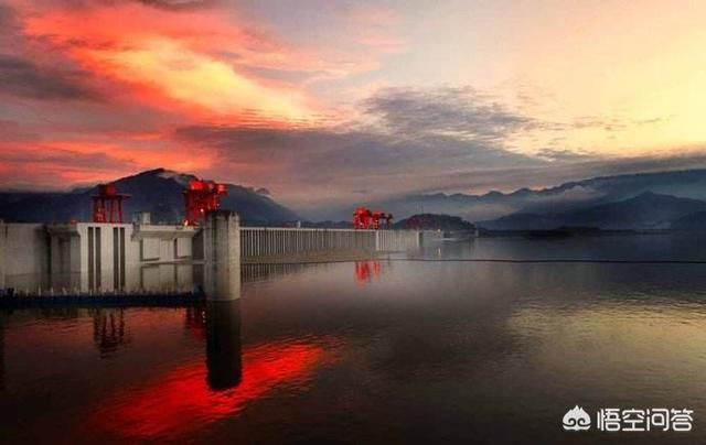 三峡大坝如果把水放光需要多长时间？