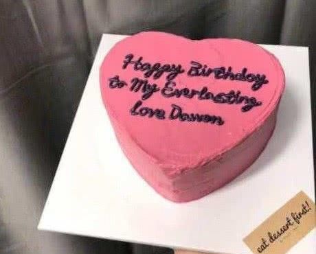 4个心形蛋糕,最喜欢哪个?测你在异性眼中魅力多少分