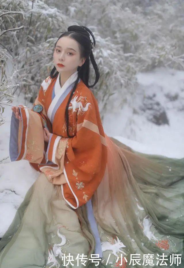  「汉服」那些配色超大胆的汉服，自古红蓝出CP，瞬间惊艳众人