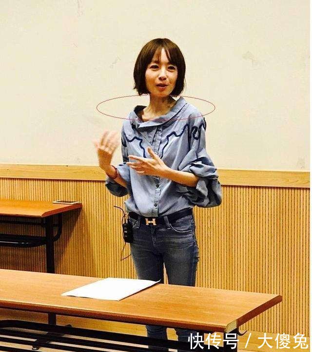 鲁豫脚踩8厘米高跟靴现身 丑出新高度! 网友 腿快细成针了