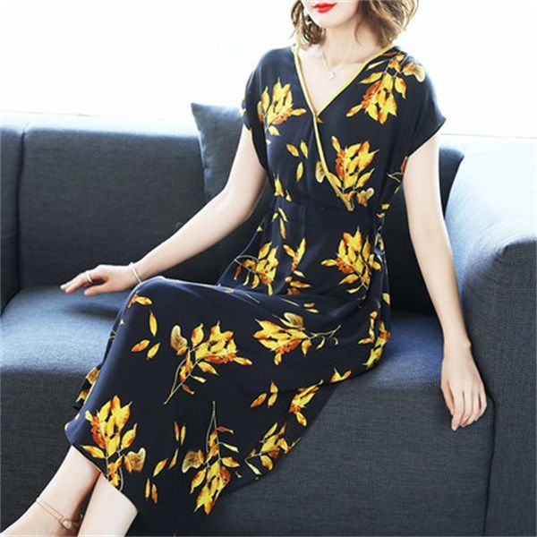 有一种美叫“旗袍”，立秋已到，42岁老婆穿旗袍，简直美若天仙