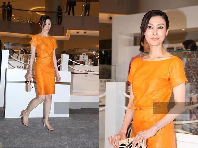 48岁李嘉欣与35岁唐嫣同穿橘色皮裙，网友:高级脸才是关键!