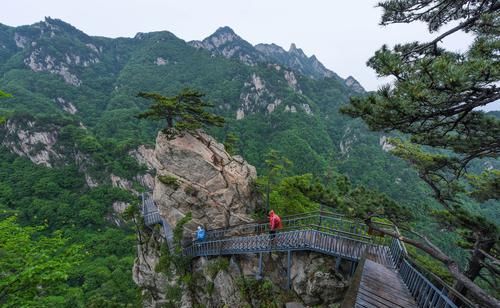 河南最低调的山峰，风光堪比华山和黄山，还是天下“刘”姓发源地