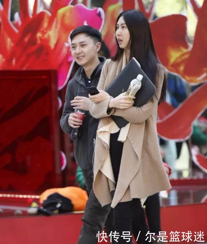  『情侣』逛街的时候，一对情侣，女的比男的高半个头，你会有什么看法