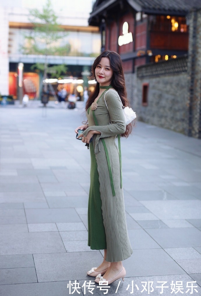 『针织』针织长裙轻柔舒适,让你大方秀出优雅自信的美